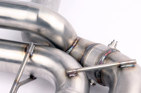 Dinan Free Flow Axle-Back Exhaust - 2018-2023 BMW M5 Stainless Steel - Black Tips - F90