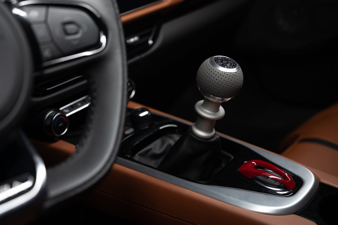 GS2 Air Leather (Lotus Emira Manual)