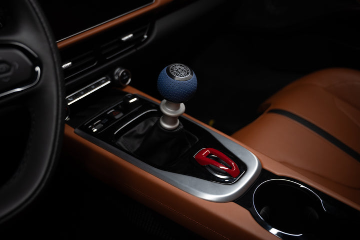 GS2 Air Leather (Lotus Emira Manual)