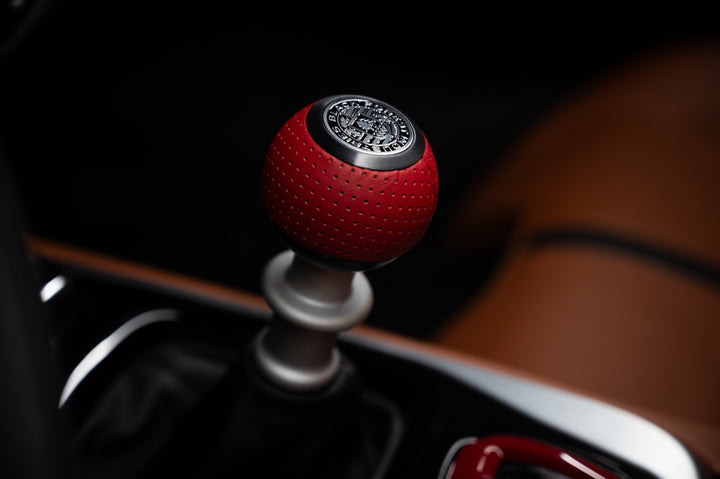 GS2 Air Leather (Lotus Emira Manual)