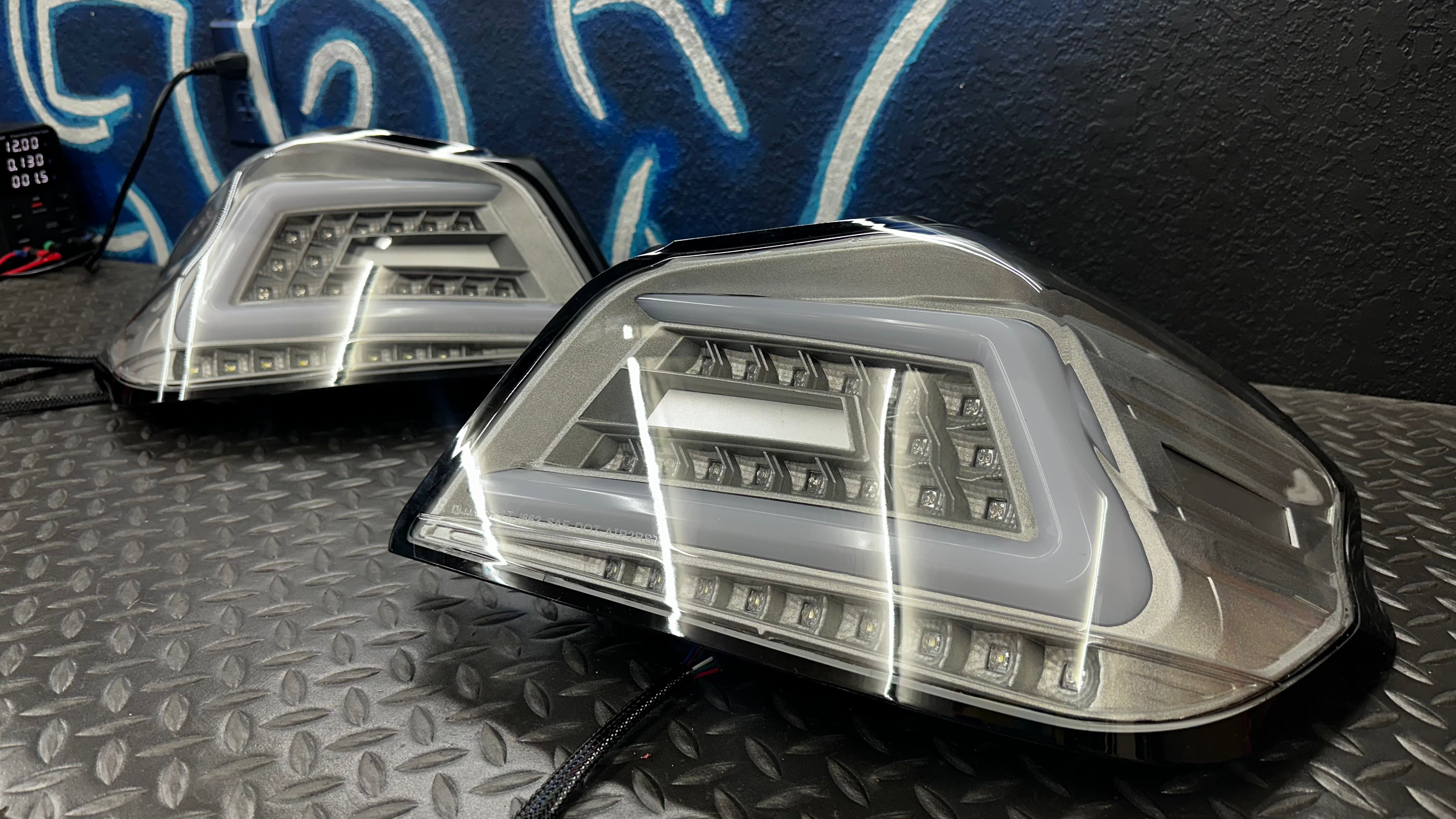 新品未使用！T THE GLOW SIGNATURE NTXGlow Clear Color Shifting Spec D Tail Lights (2015-2021 Subaru