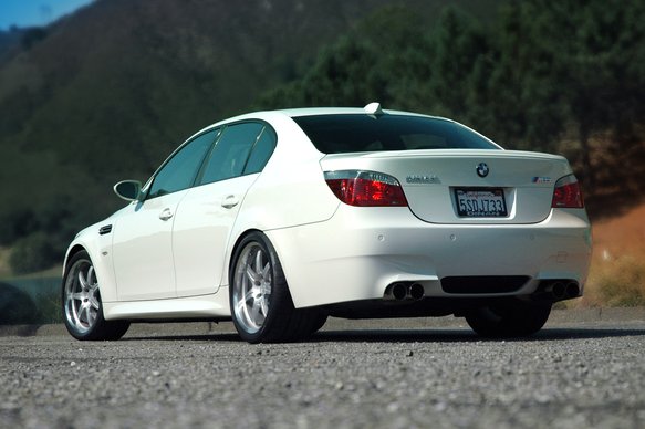 Dinan Free Flow Axle-Back Exhaust - 2006-2010 BMW M5 Stainless Steel - Black Tips - E60