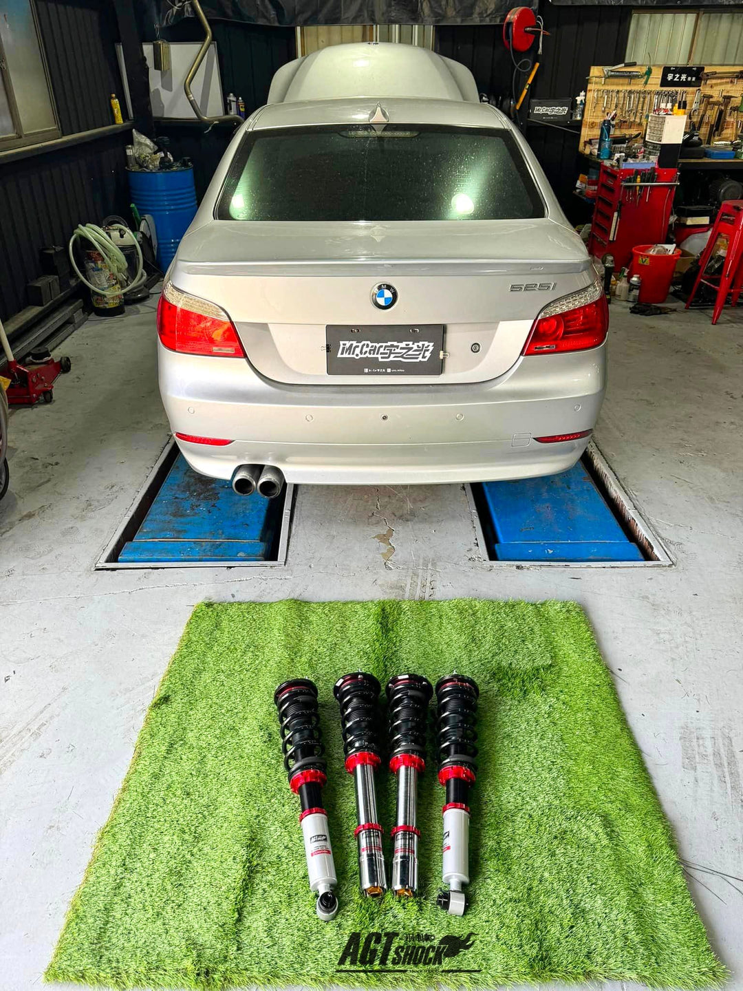 AGT Shock 2004-2010 E60	5 SERIES MK5 SEDAN Front/ Rear: Inverted Fork-Front Spring Rate: 5K210 Rear Spring Rate: 5K240