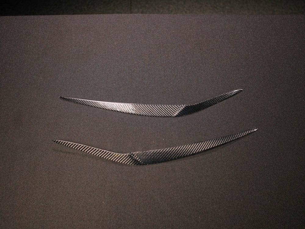 Kies Carbon X3M Carbon Fiber Eyebrows